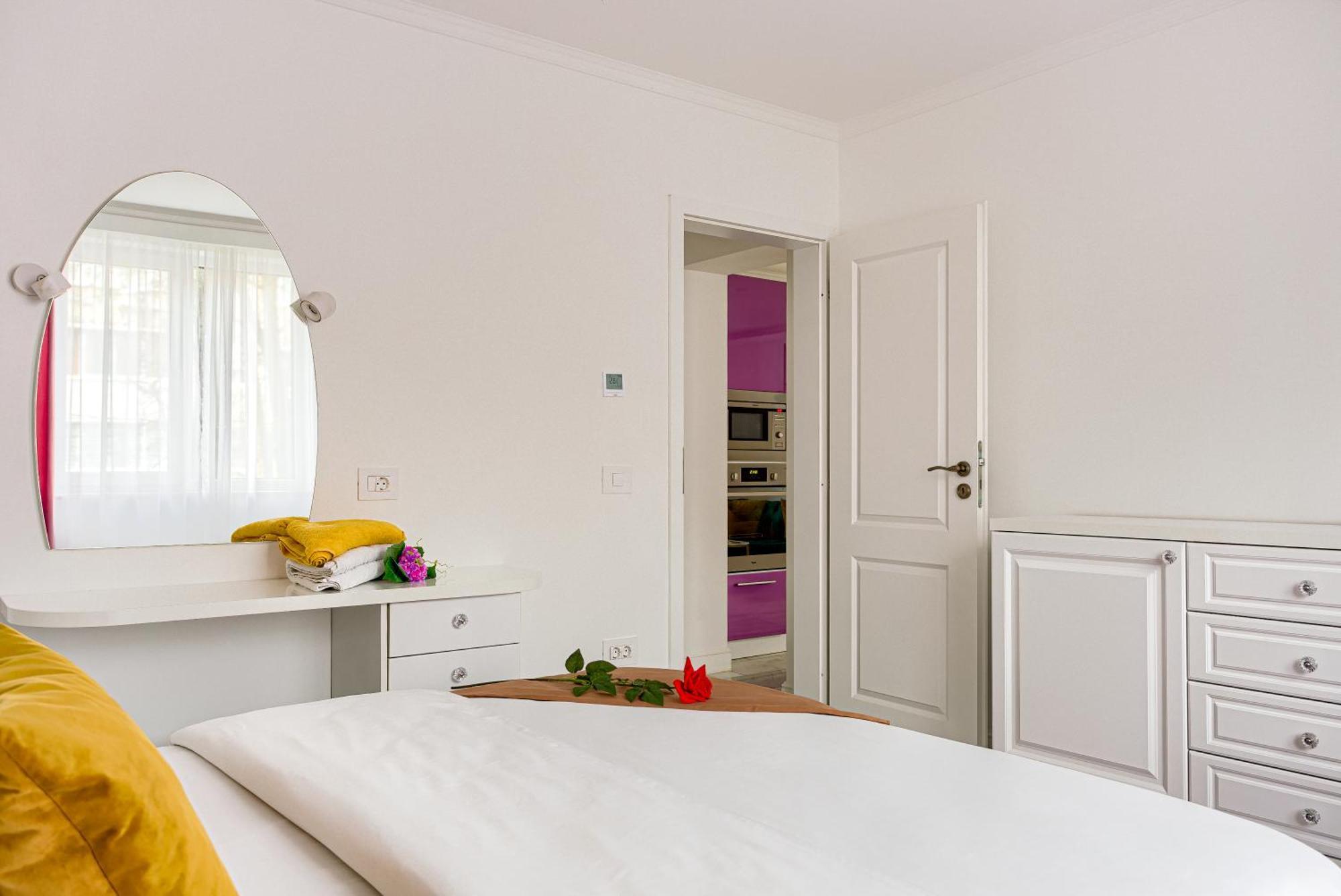 Sika Luxury Apartment Arad Exterior foto